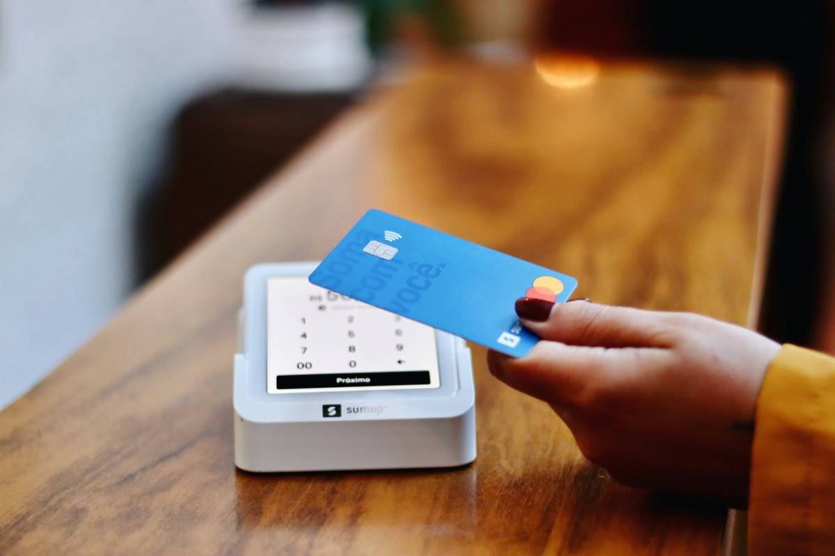 credit card dispute solution flowchart showing steps from purchase to reimbursement